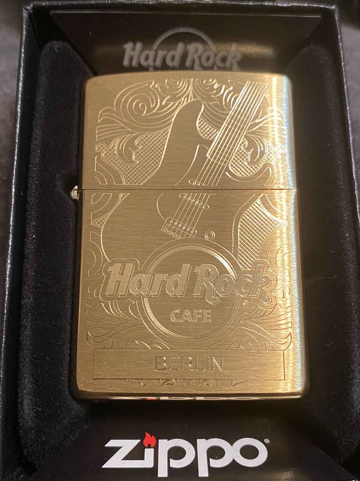 Hard Rock Cafe BERLIN 2023 Gold Etched Guitar ZIPPO Lighter New Orange Sticker