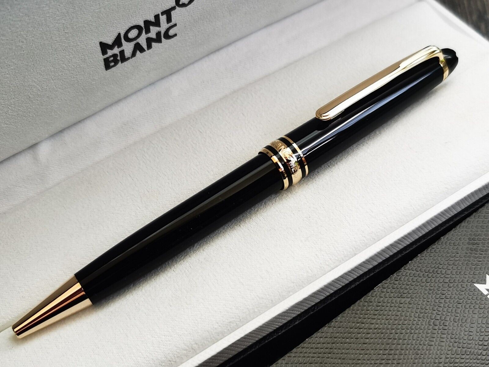 Montblanc Gold Finish Meisterstuck Classique Luxury Ballpoint Pen 164