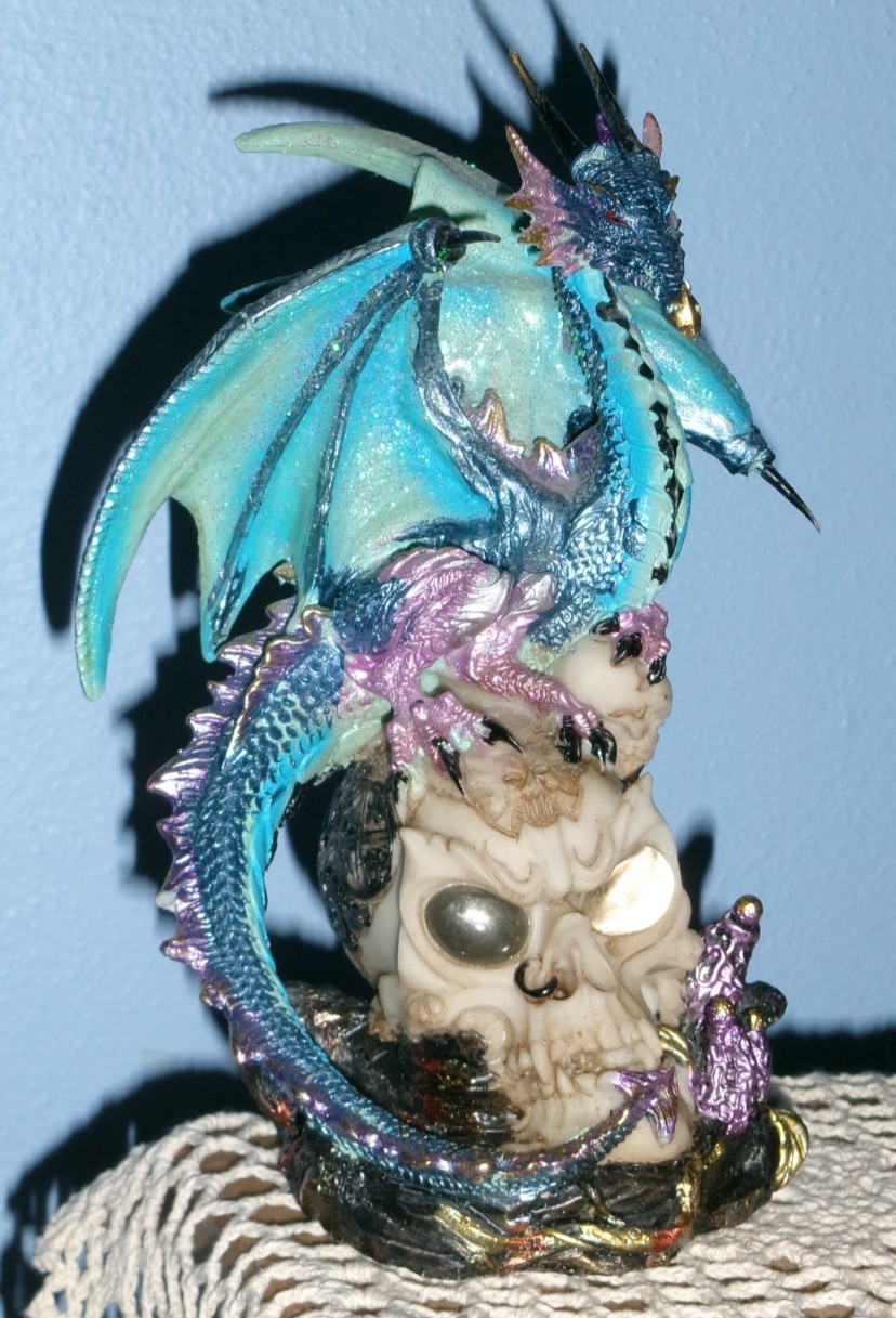 Toscano Handpainted Blue & Purple Dragon on Light Up Skull 7.5\