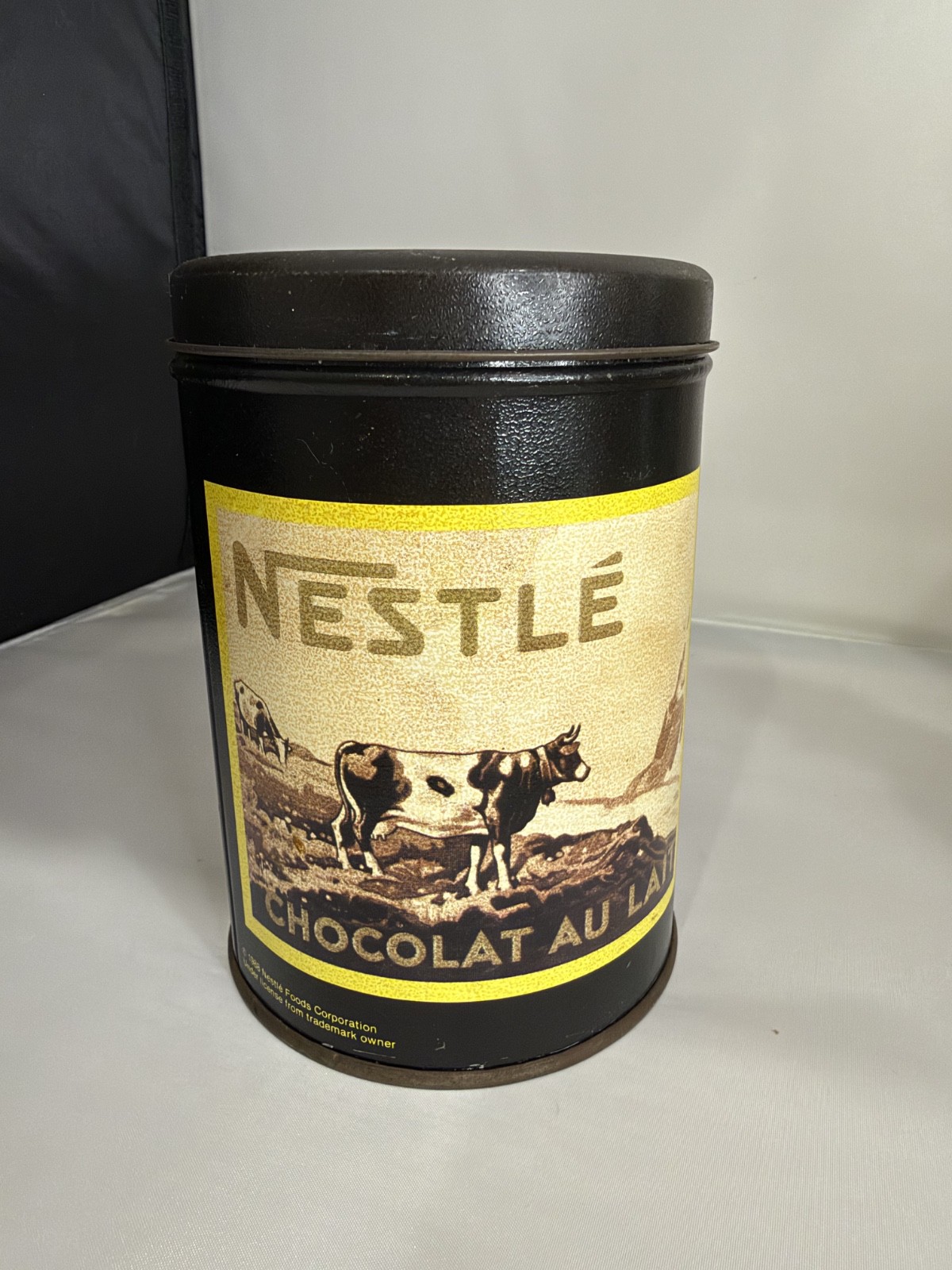 Vintage 1988 Nestle Chocolat Au Lait Cow Advertising Tin Canister