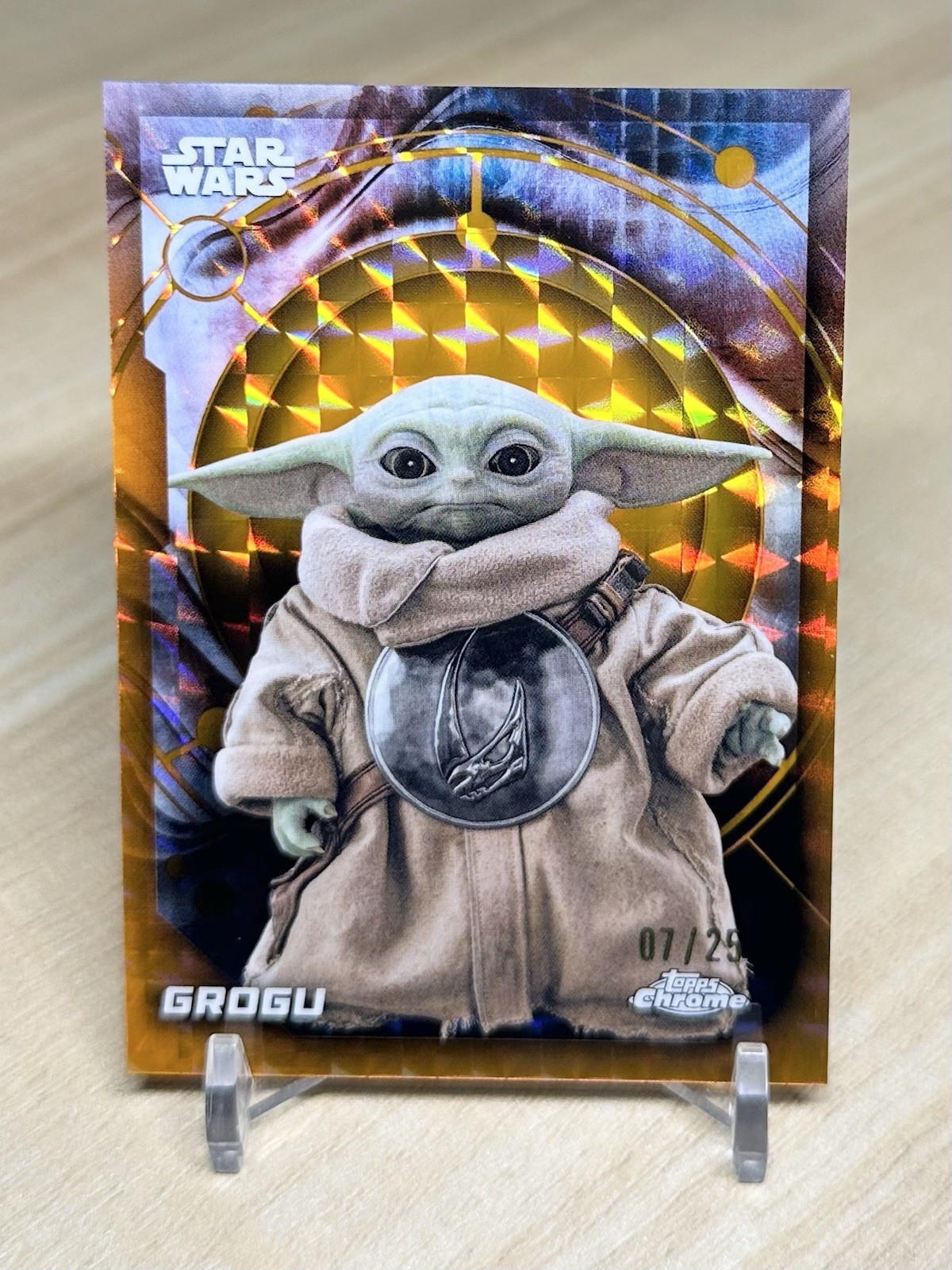 2026 Topps Chrome Star Wars GROGU ORANGE GEOMETRIC REFRACTOR # 07/25 #32