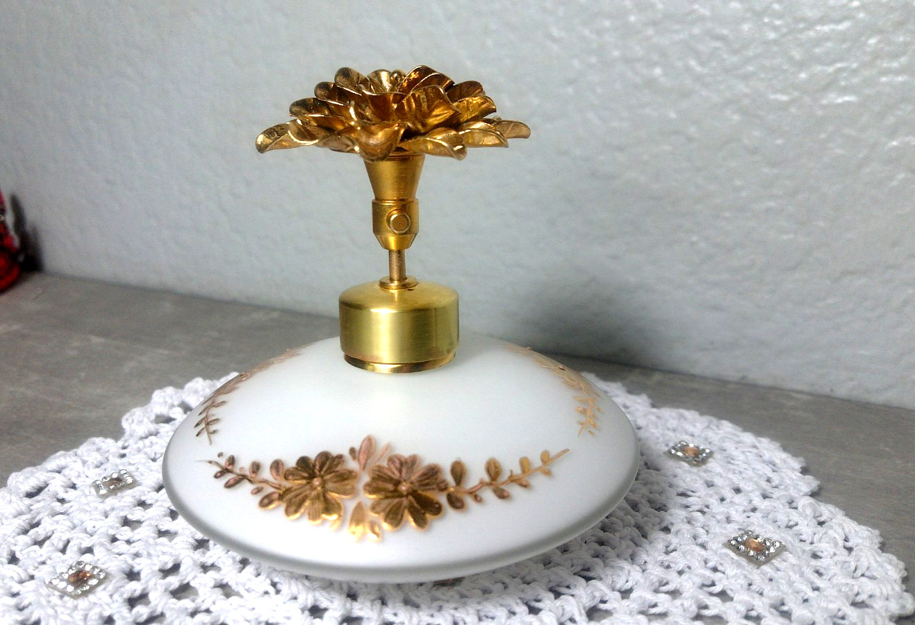 DeVilbiss Perfume Atomizer 750-57 White Glass Flower Top with Doily