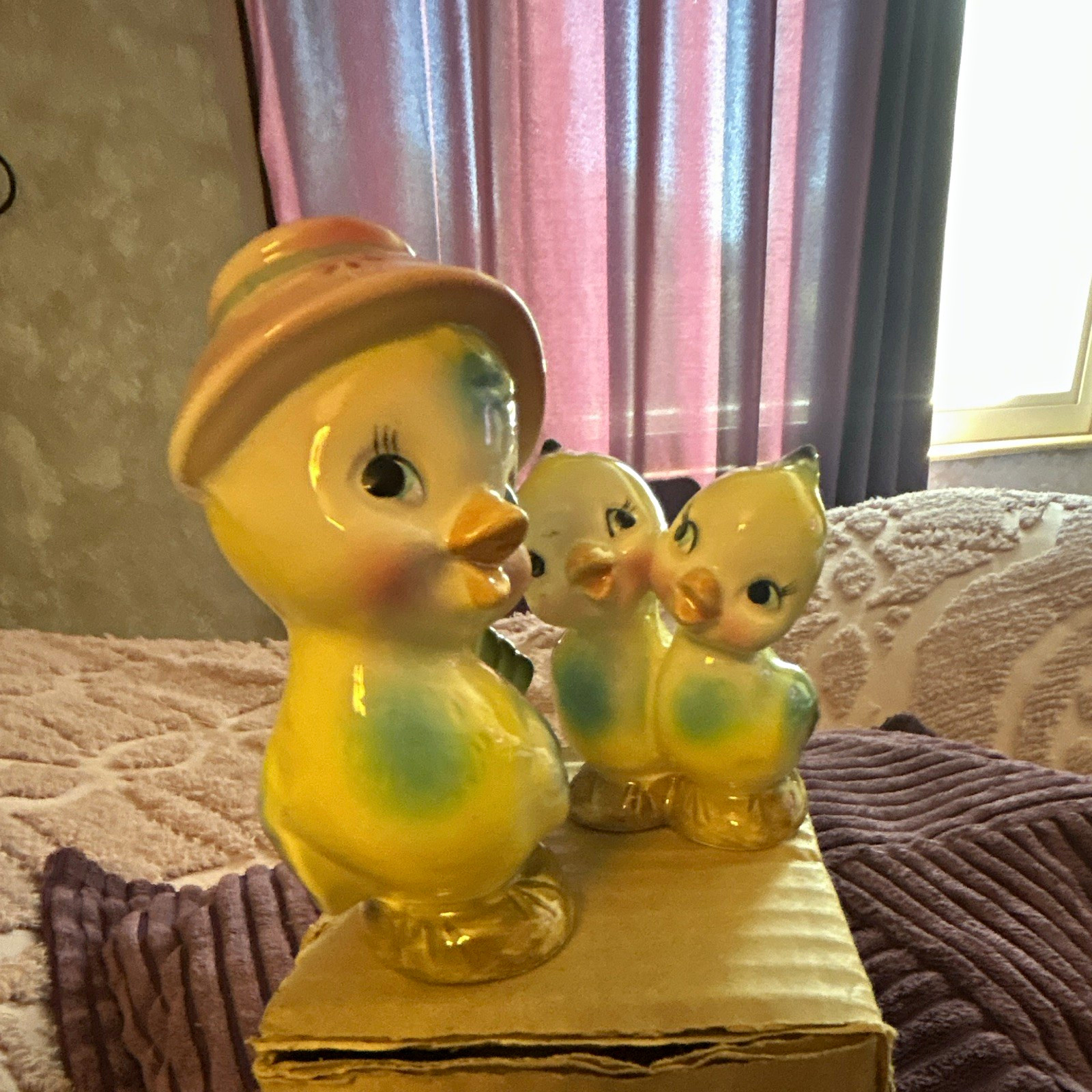 1950s Norcrest Chick w/ Hat Ceramic Salt & Pepper Shakers MPN H-936 Japan Box
