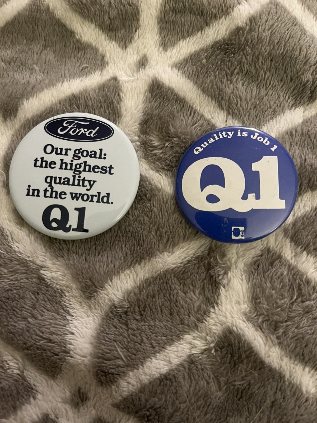 VINTAGE FORD MOTOR COMPANY Lot of 2 Pins Q1 Highest Quality 