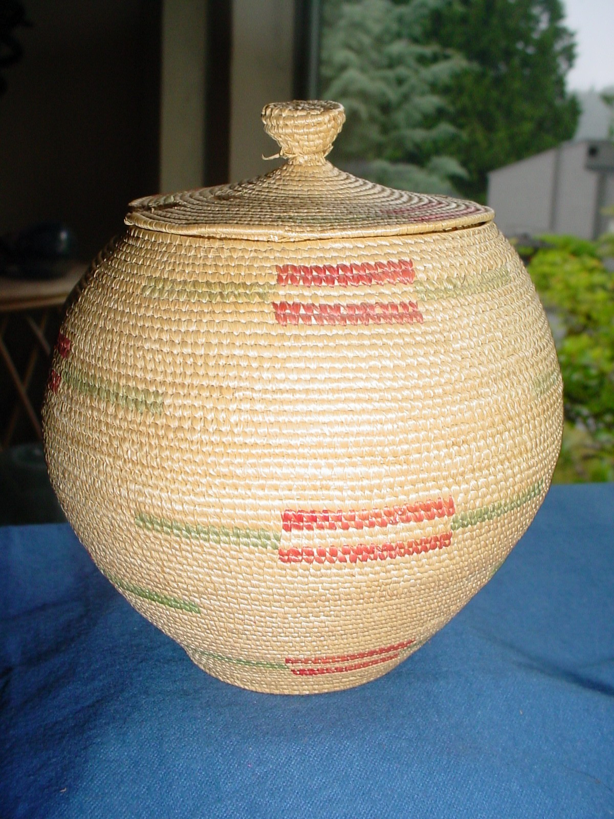ULTRA FINE OLD HOOPER BAY ALASKA ESKIMO BUTTON TOP INDIAN BASKET 12 COILS INCH