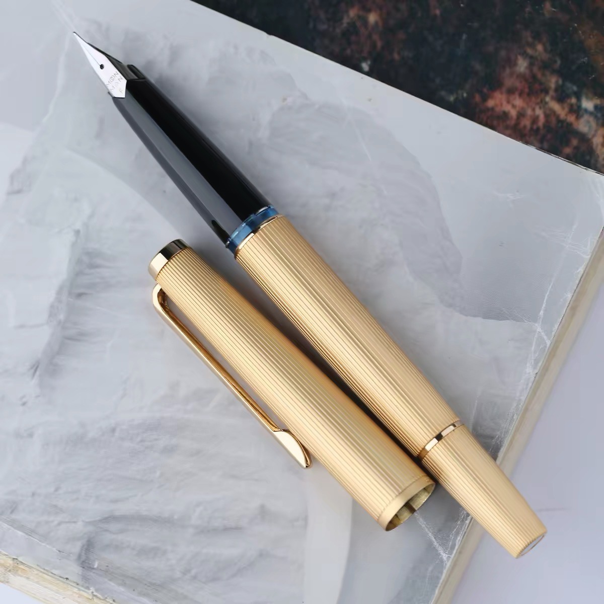 Majohn B32 Piston Fountain Pen, Metal Barrel, Student & Calligraphy Pen