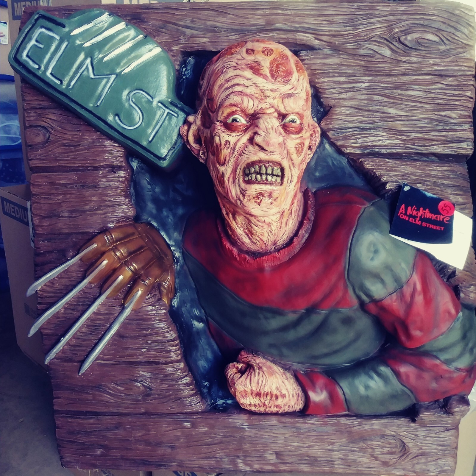 Freddy Krueger 3D Wallbreaker Nightmare on Elm St Halloween Prop Wall Decor