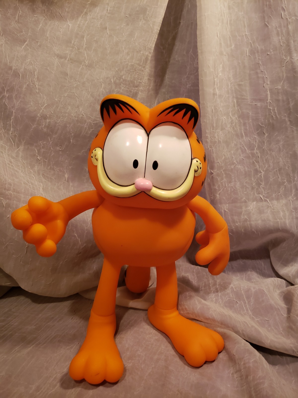 RARE VTG PLAYNATES GARFIELD 1981 VINYL 12.75