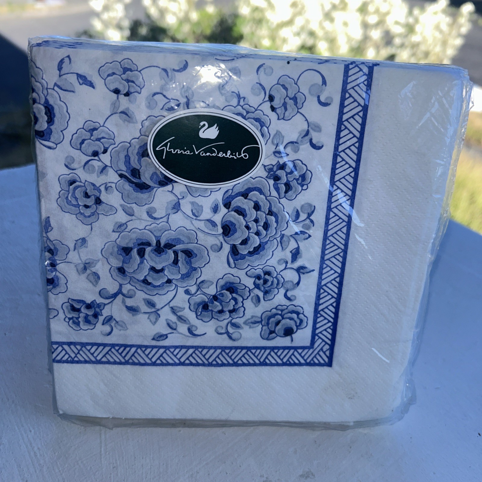 Vintage Gloria Vanderbilt Delft Blue Floral Luncheon Napkins Sealed 16 USA