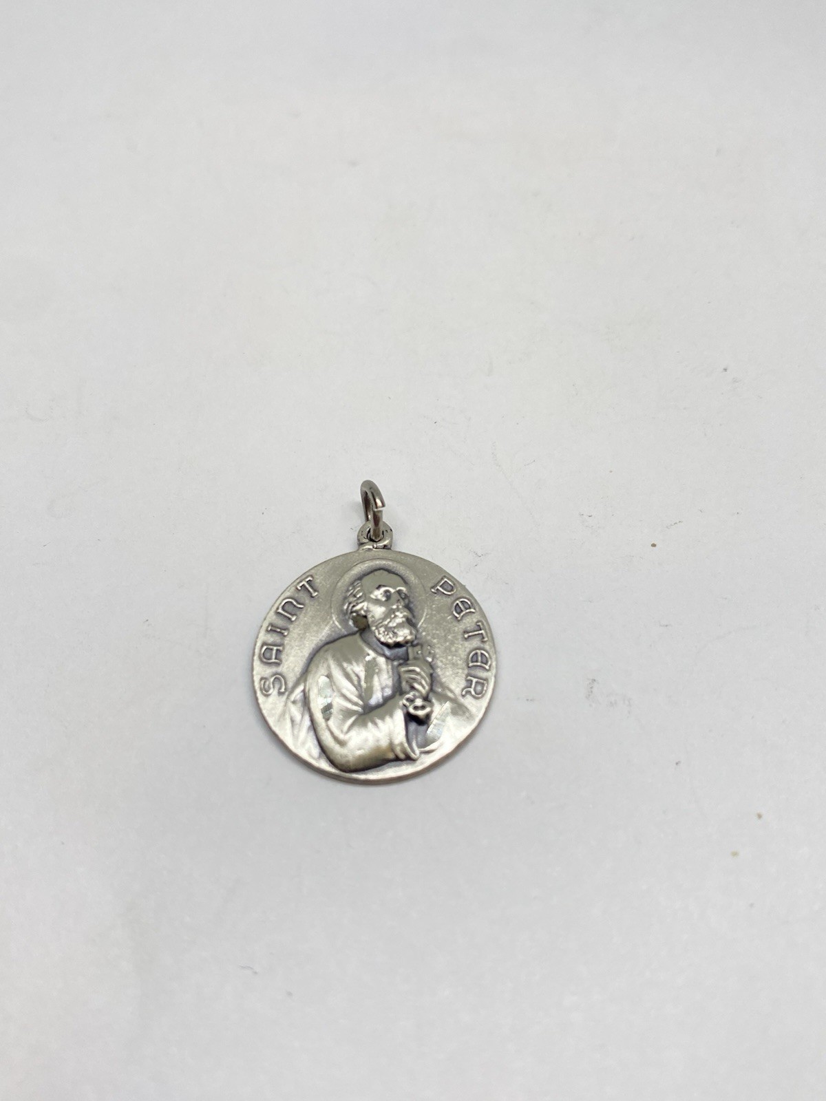 SAINT PETER CHARM PENDANT STERLING SILVER 3g 925 MEDAL ST. HIGH QUALITY
