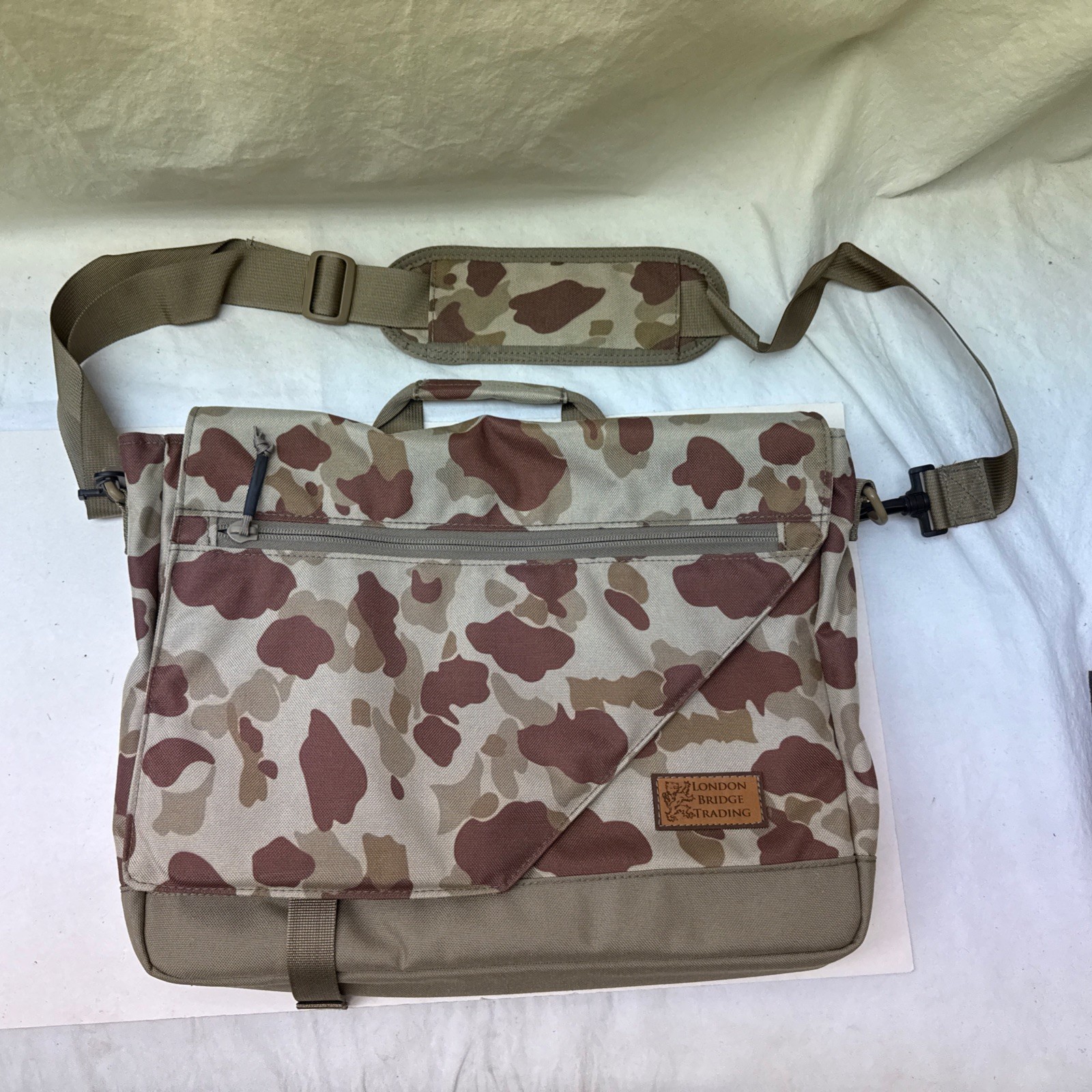 London Bridge LBT-8001A Messenger Bag Courier EDC Arid Frog Camouflage Pattern