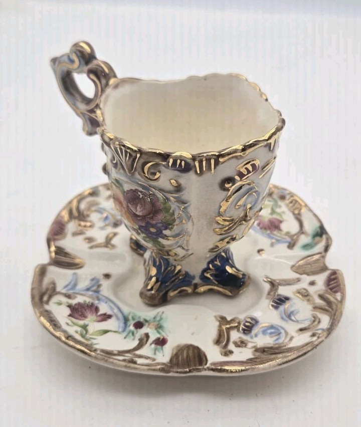 Vintage Occupied Japan Porcelain Demitasse Cup & Saucer Floral Gold Gilt (137)
