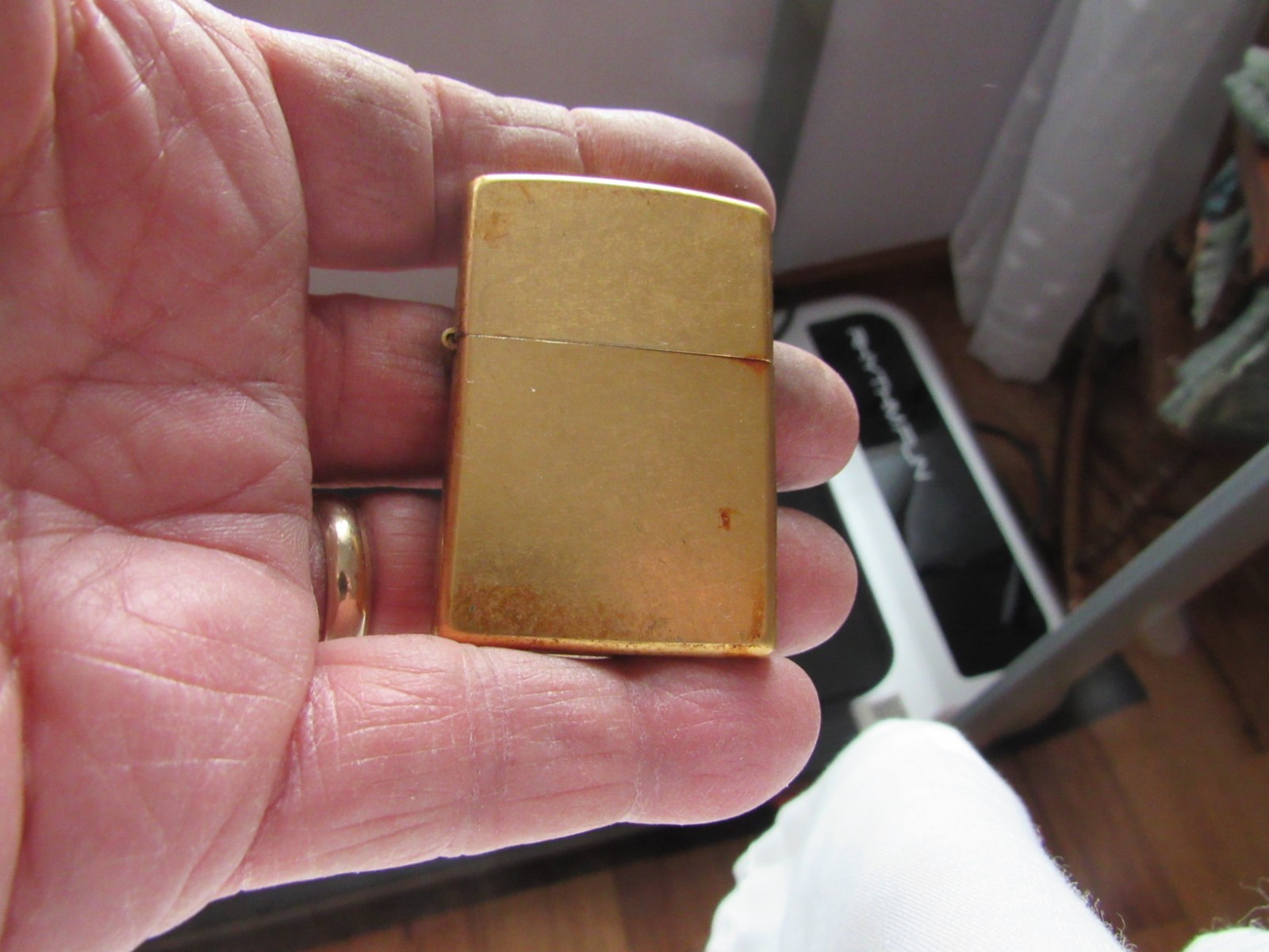 Vintage Pre-Owned Zippo Classic Brass Cigarette Lighter Dated D 04