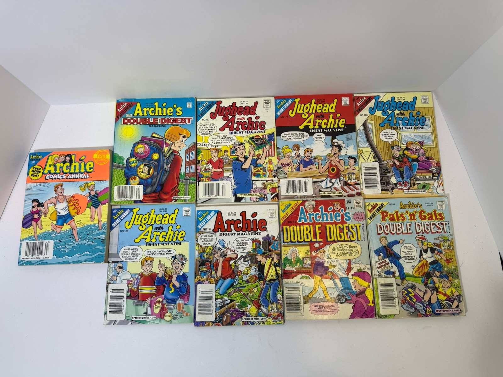 LOT 28- Archie, Jughead&Archie, Betty&Veronica, Laugh Digest & Double Digest Mix