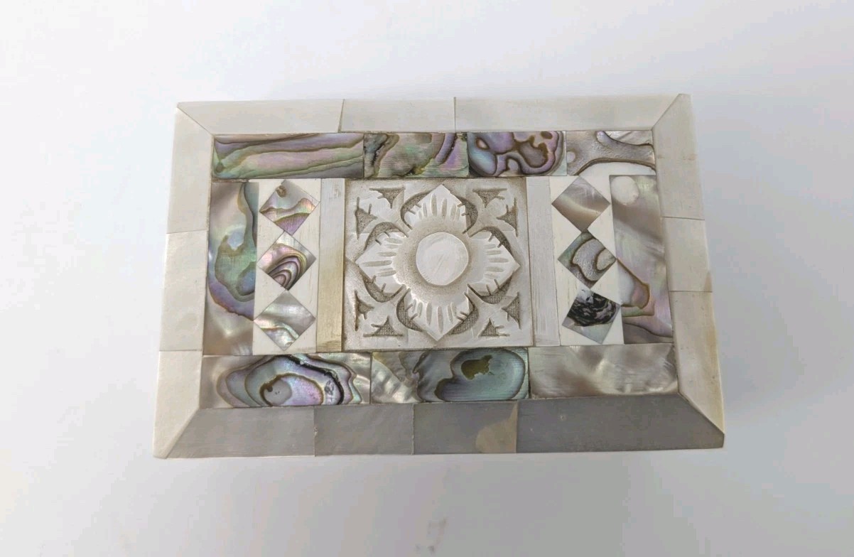 Old Vintage Bethlehem Eretz Israel Mother of Pearl Carved Jewelry Box