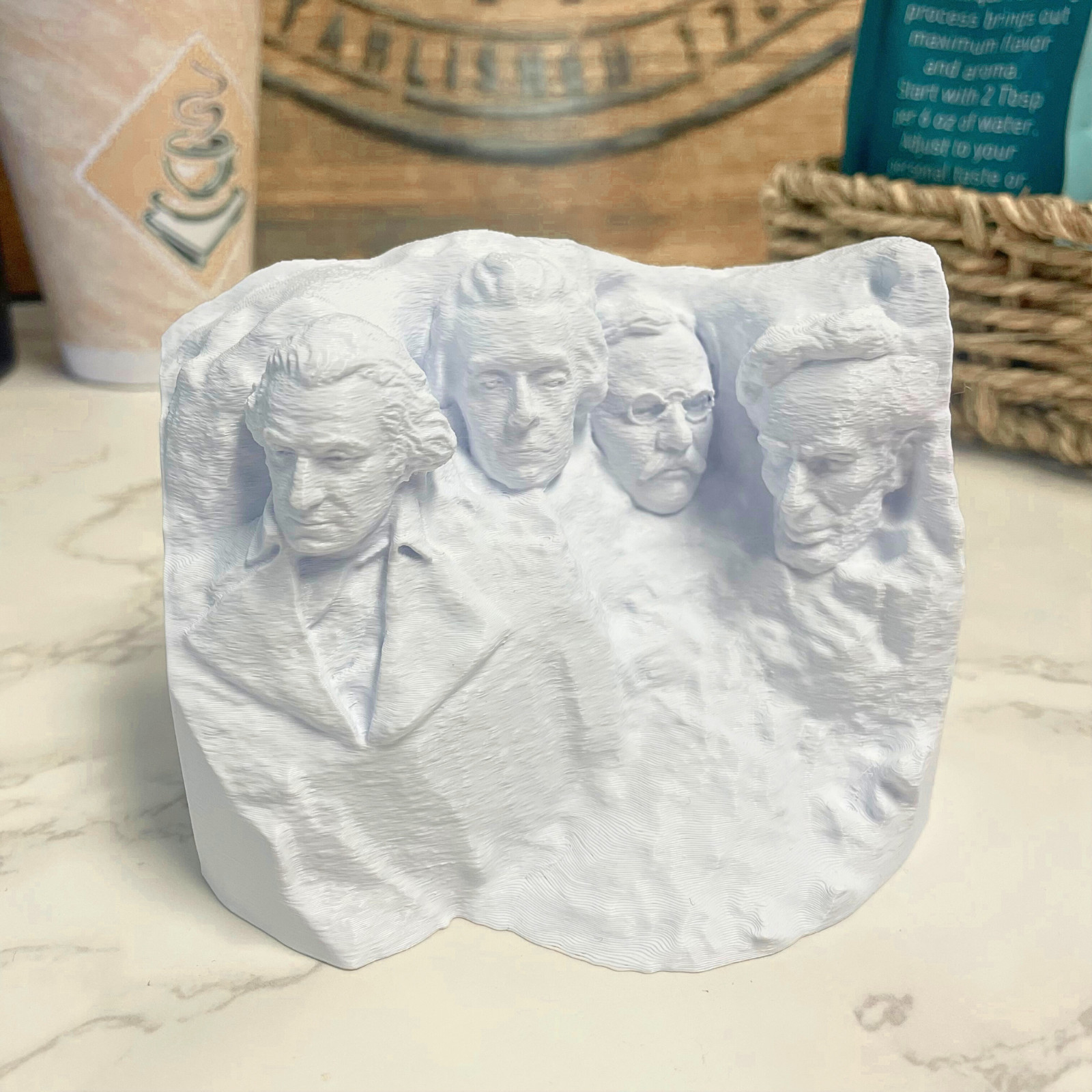 Mount Rushmore Replica – Historical Monument Decor - USA National Memorial Mount Rushmore Replica – Historical Monument Decor - USA National Memorial
