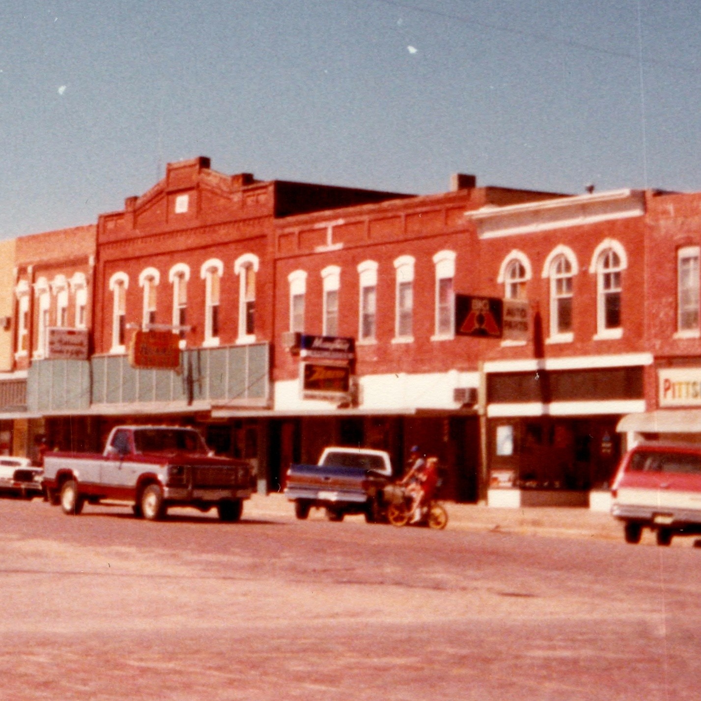 1984 Tecumseh, NE Downtown Square Storefronts Snapshot Photo Signs Trucks Cars