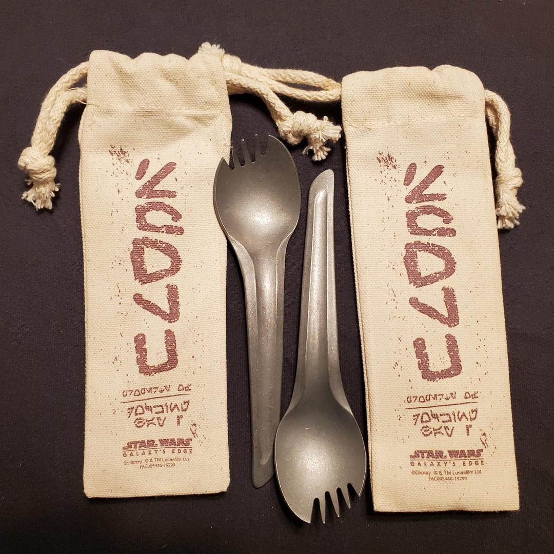 Disney Star Wars Galaxy’s Edge Metal Sporks / set of 2 each /With Pouches NEW
