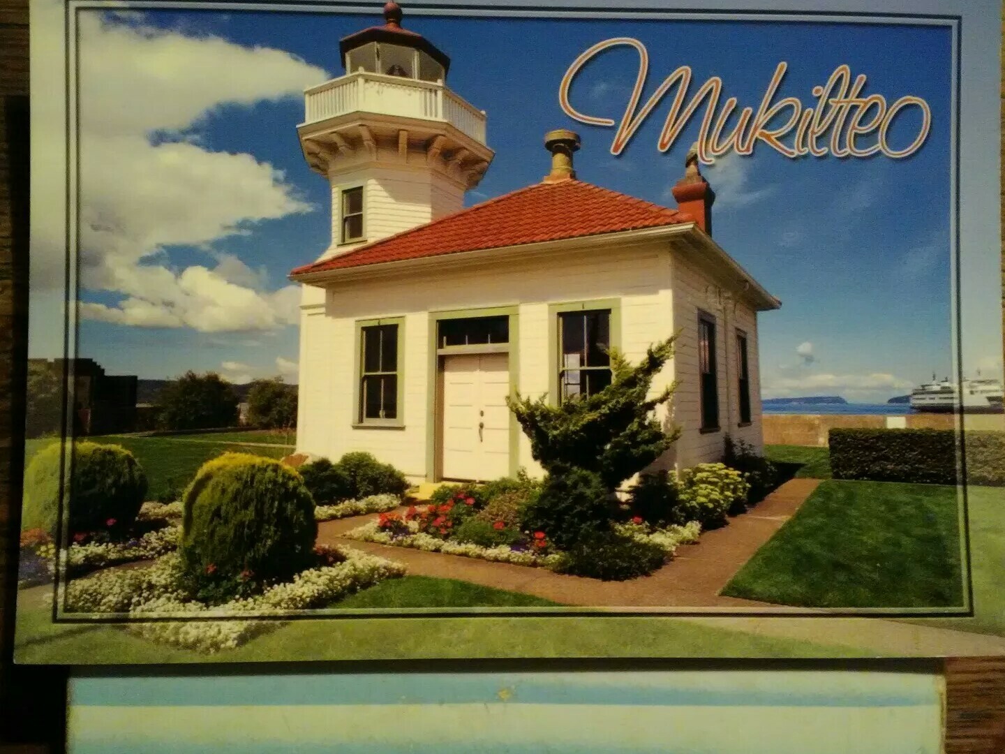 BEAUTIFUL POST CARD LIGHTHOUSE & STATE FERRY MUKILTEO WA..