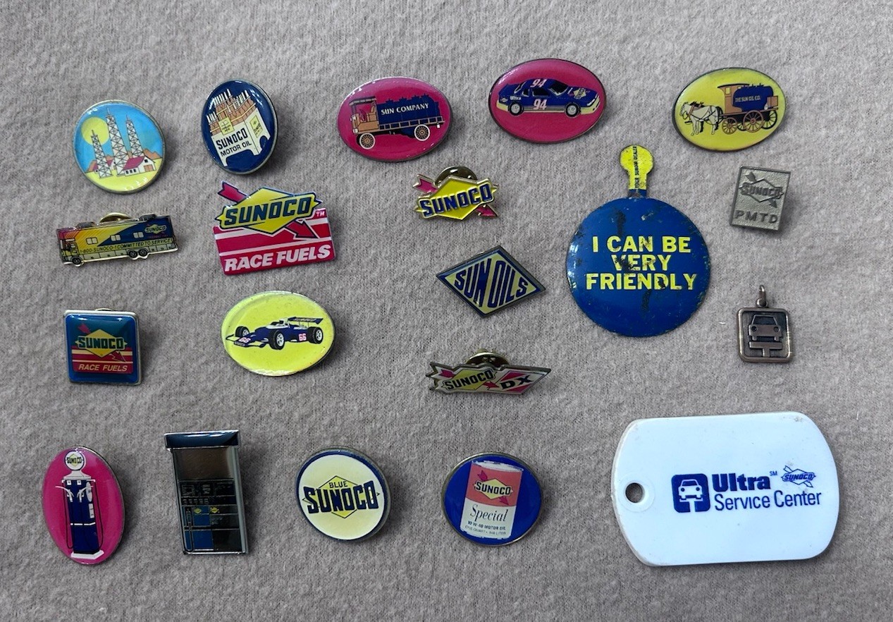 20pc Vintage SUNOCO Lot Pins Keychain Charm Promo Employee Gas & Oil Petroliana