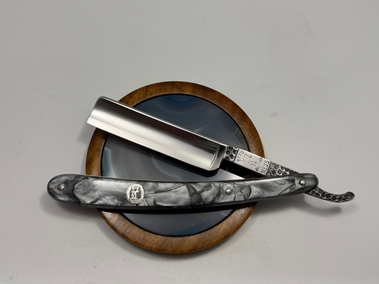 VIntage 11/16” HAND FORGED Beau Brummel No.35 Razor Shave Ready Solingen Germany