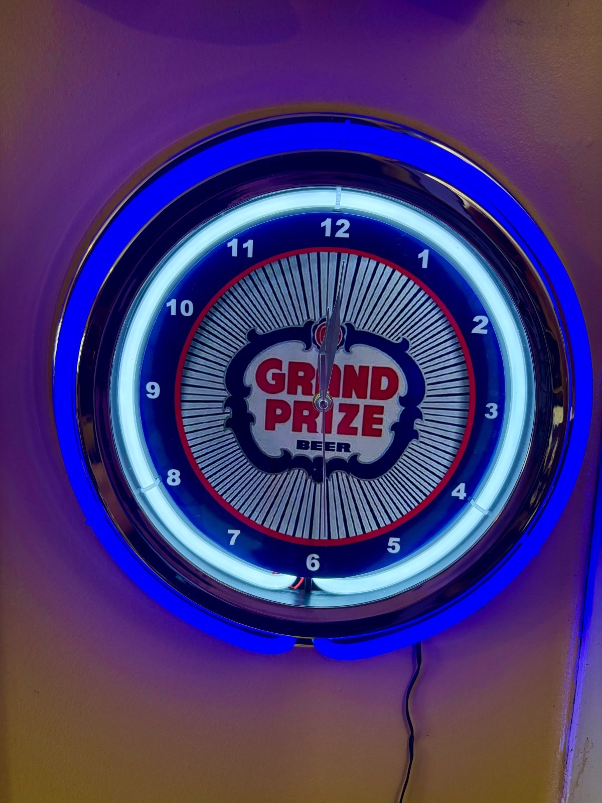 Grand Prize Texas Beer Bar Man Cave Neon Style LED Clock Advertising Sign