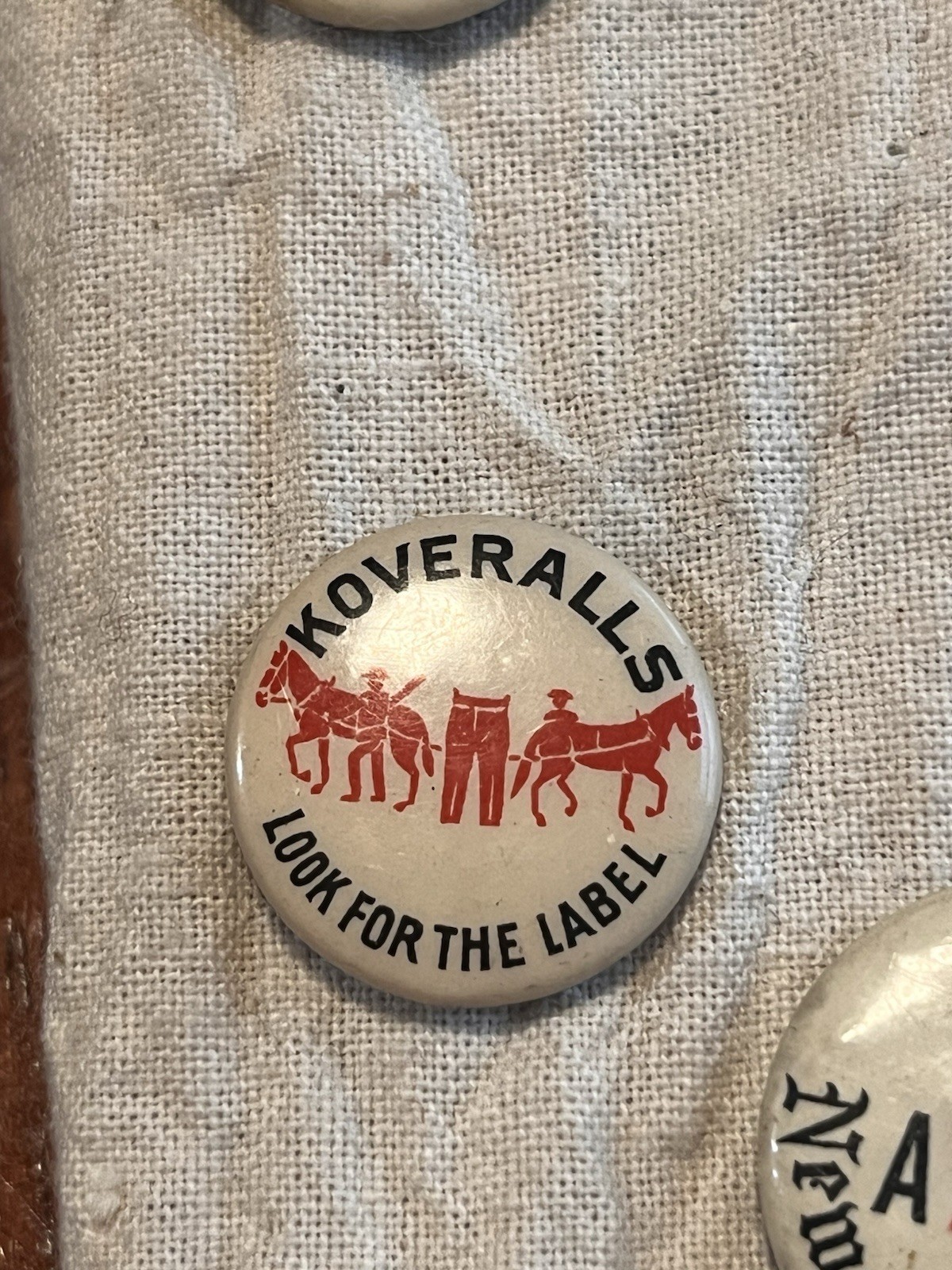 Rare 1920s Levi's Koveralls Advertising Pinback American Art Works Coshocton OH