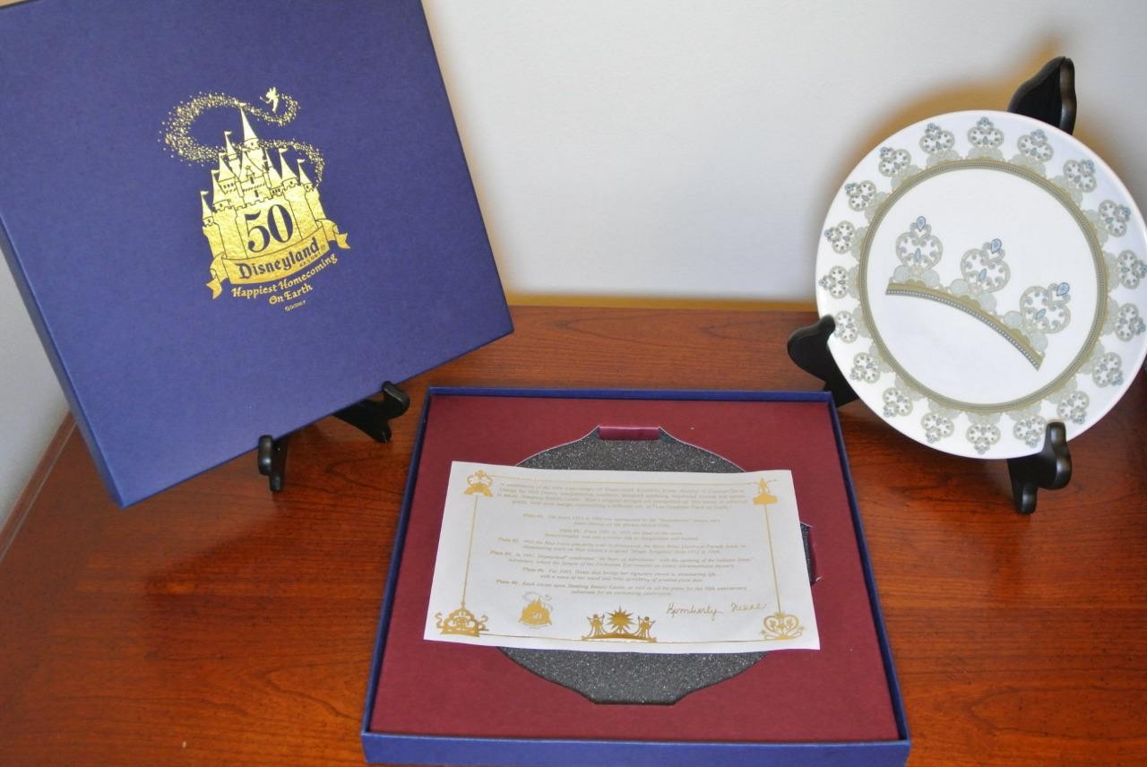 Disney LE DISNEYLAND 50TH Anniversary Kimberly Irvine #1 Dessert Collector Plate