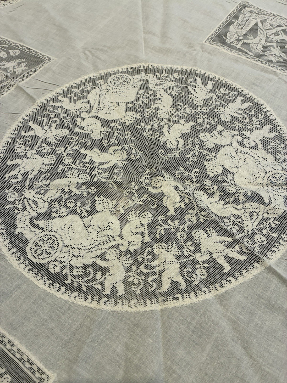 Antique Italian Filet Lace Round Table Topper 33.5\