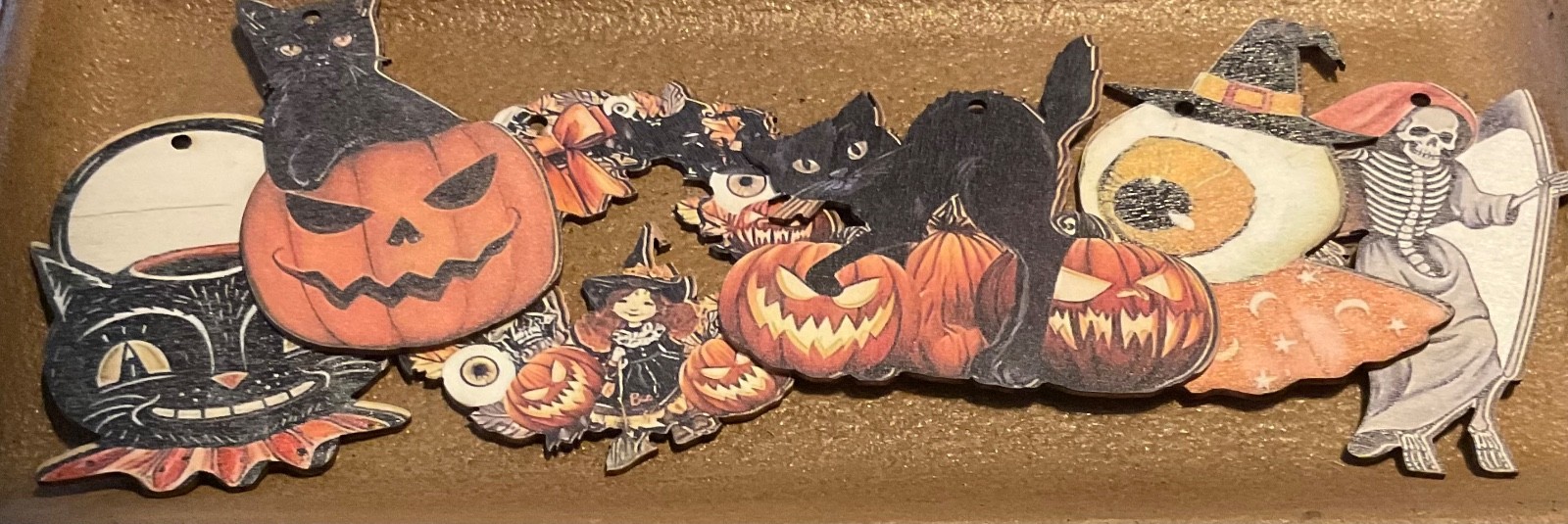Set 5 Vintage Style Halloween Wood Ornaments Halloween Black Cat