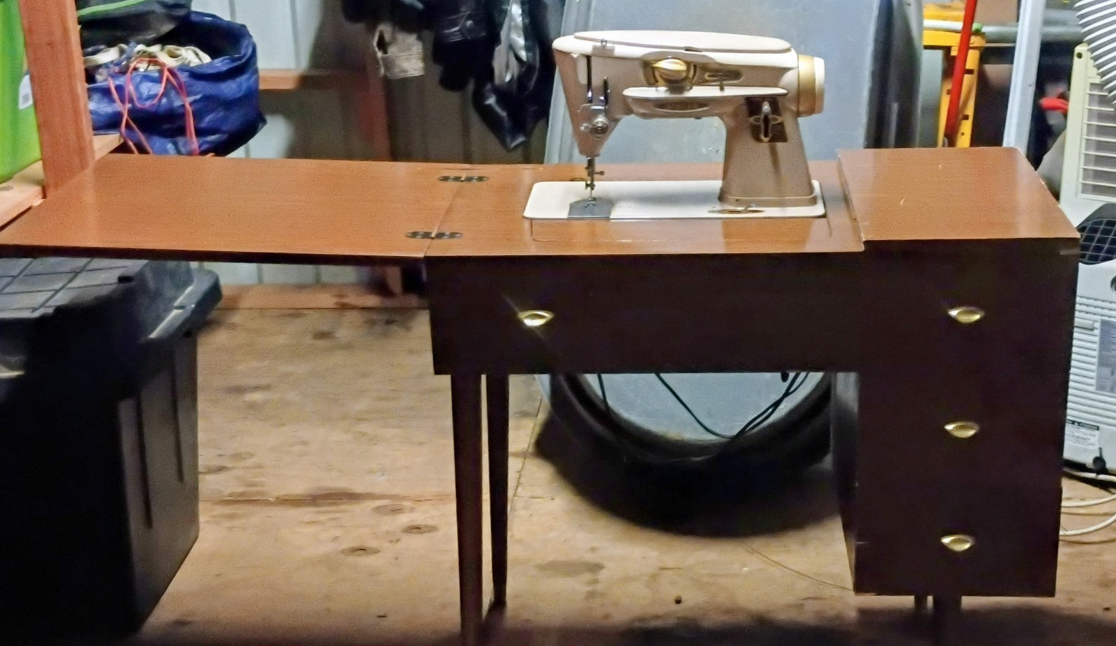 SINGER SEWING MACHINE MODEL 500A ROCKETEER VINTAGE WORKS WITH FOOT PEDAL