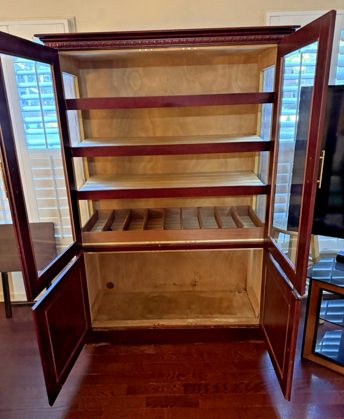 Billagio Large Display Humidor Cabinet Cigar Storage Holds up to 4000 cigars