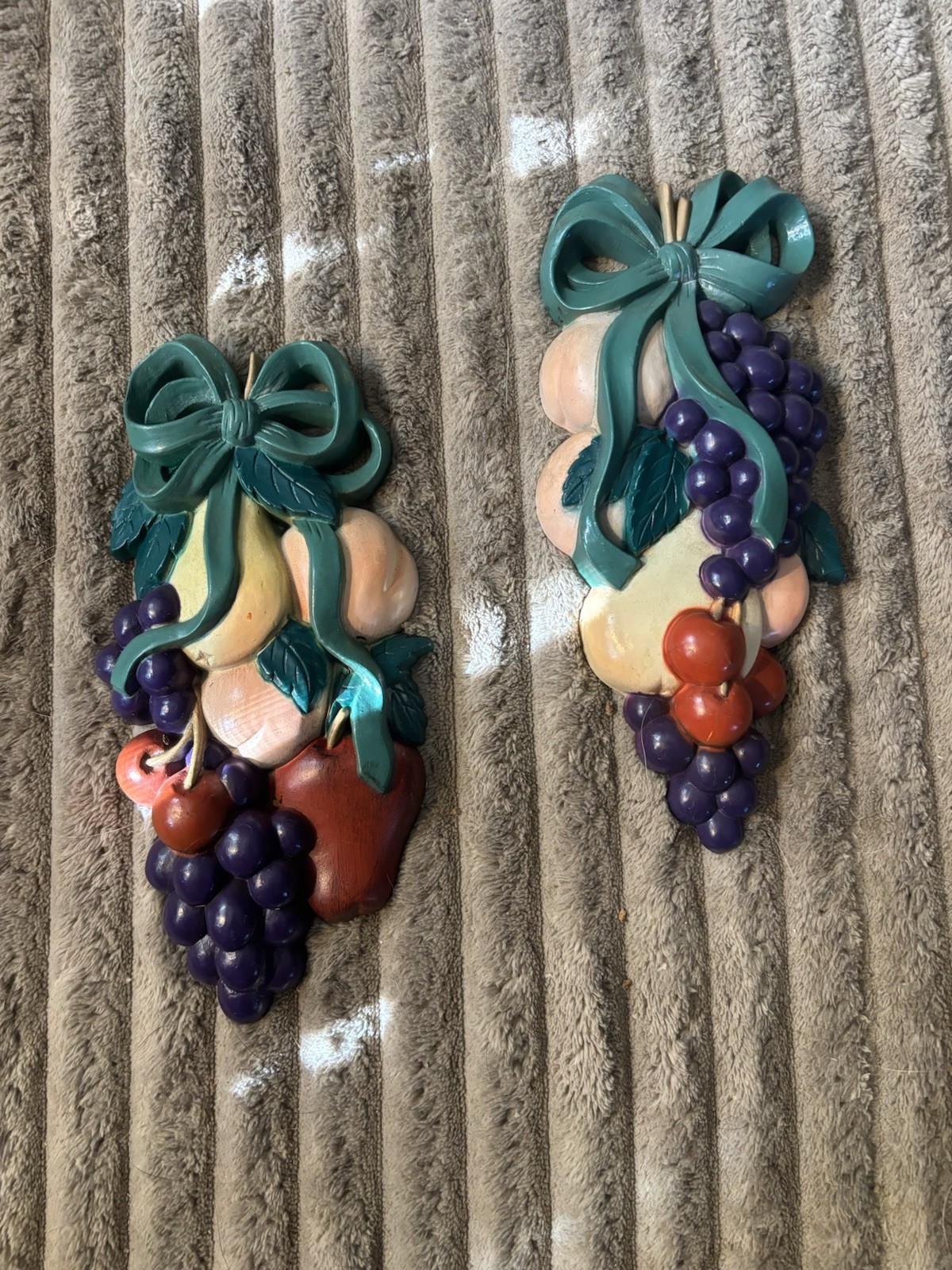 1995 Vintage Home Interiors Pair of Burwood Fruit Wall Plaques.