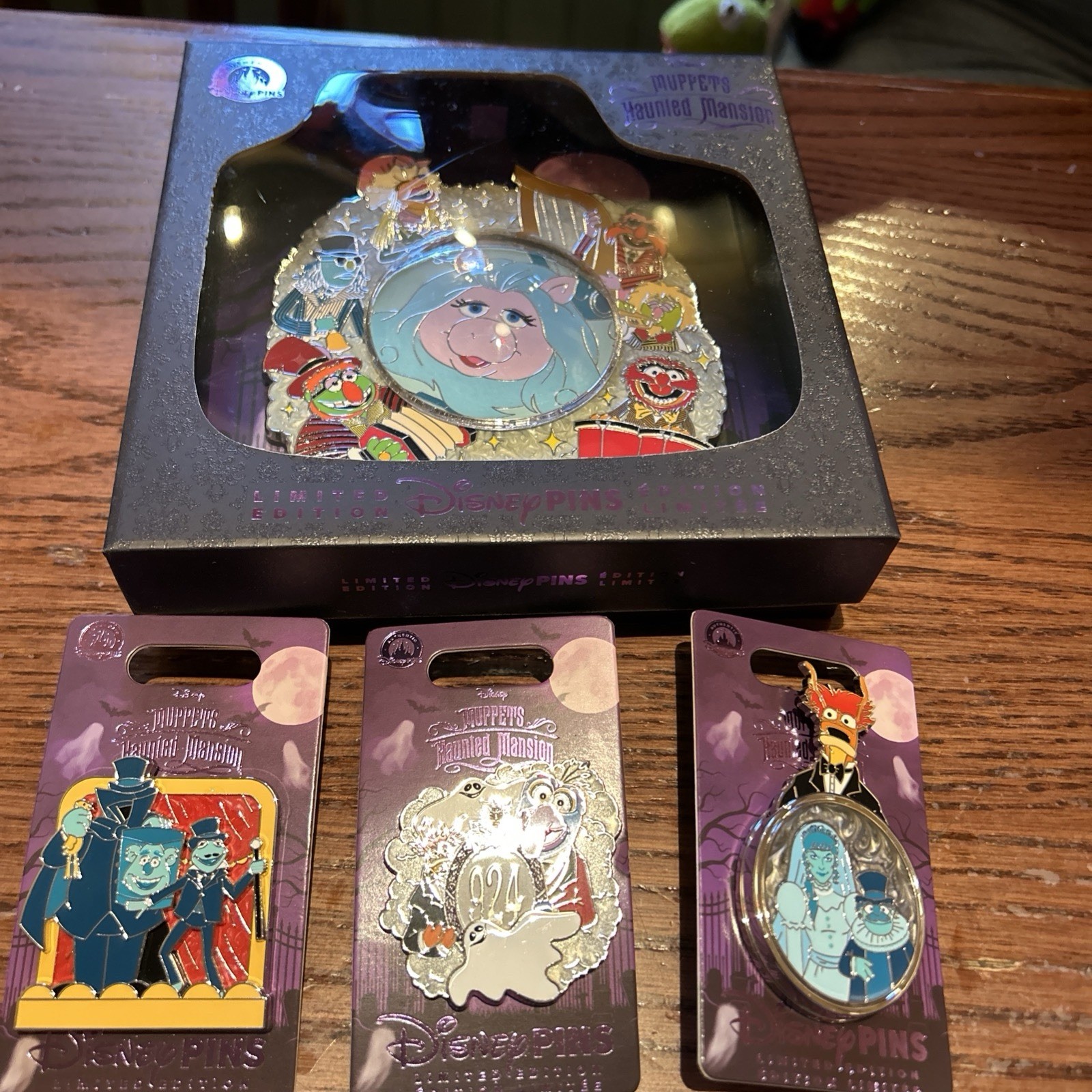 Disney Muppets Haunted Mansion Pin Set Jumbo LE 3000, 3 Pins LE 5000