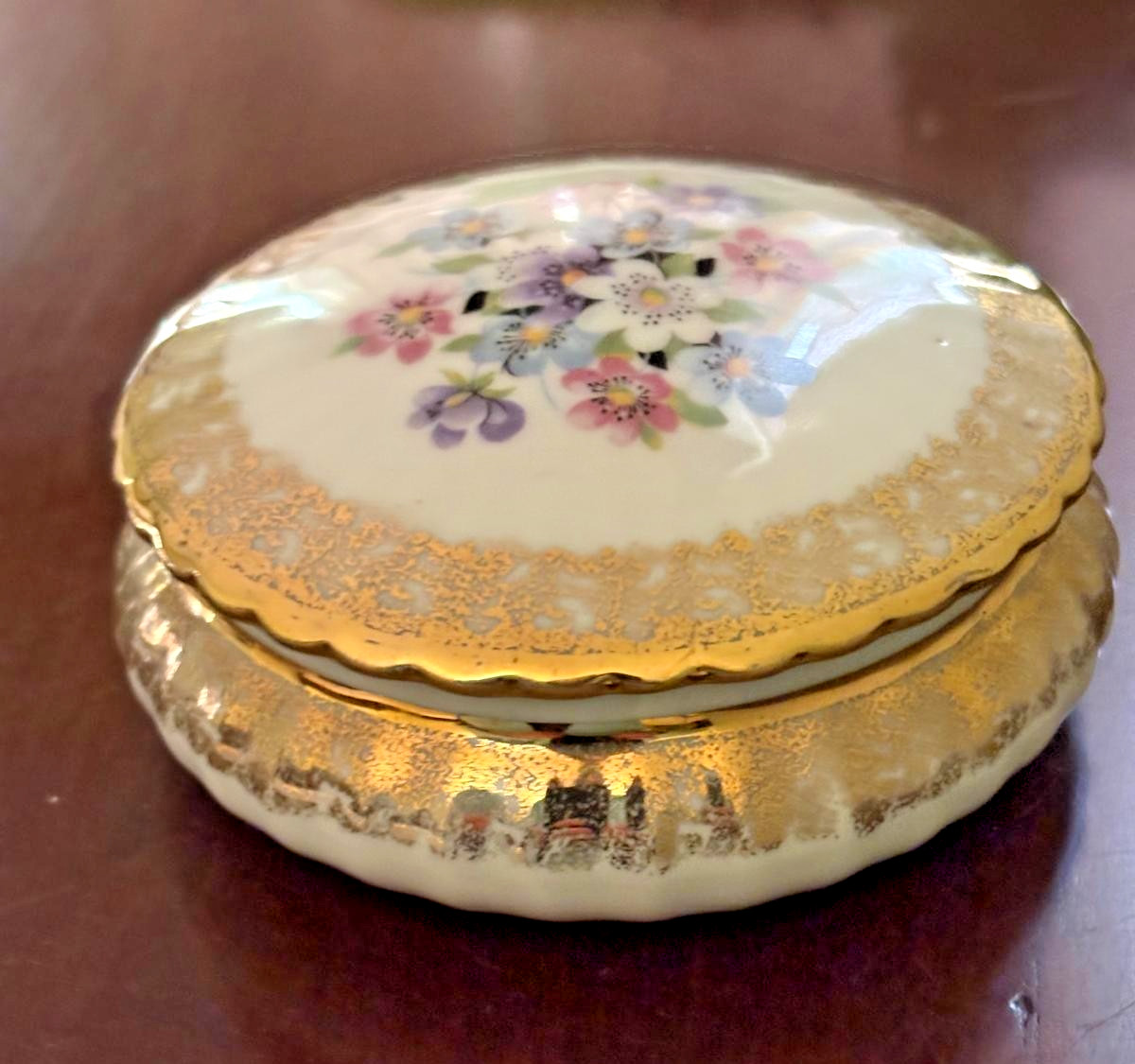 Vintage A.L Limoges Porcelain Round Trinket Box