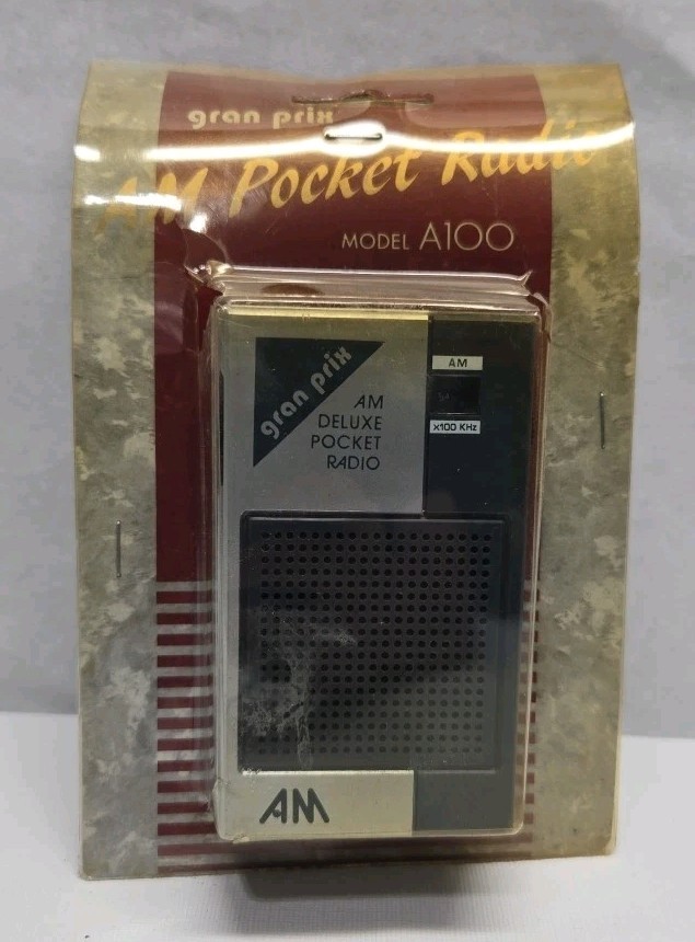 Vintage Grand Prix AM Deluxe Pocket Radio Model A100 NIB NEW