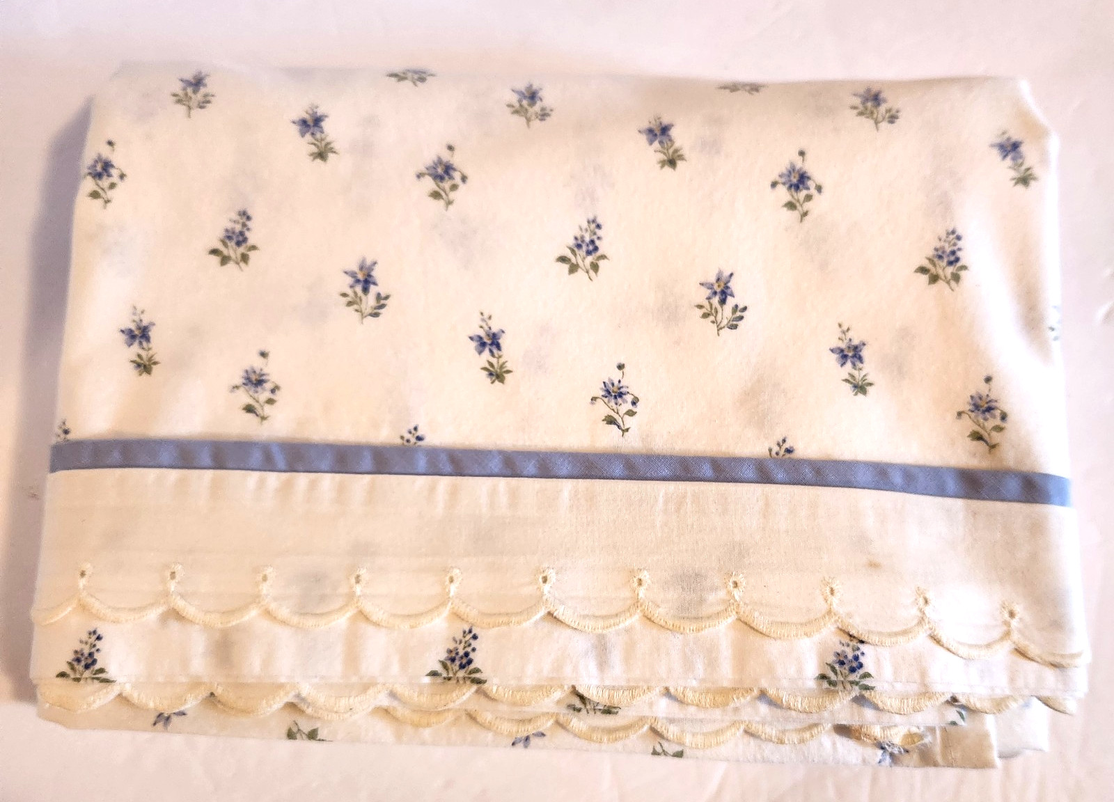 VTG LAURA ASHLEY Queen Flat Floral Blue Flowers Bed Sheet 100% Cotton