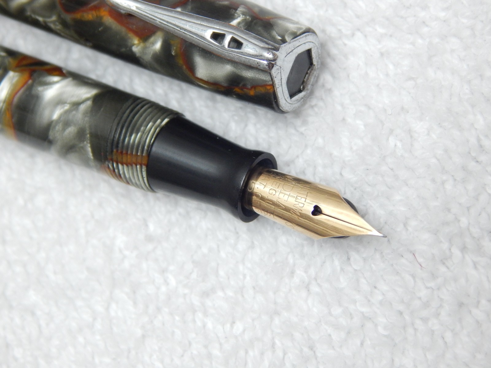 LOT# 108B. VINTAGE WATERMAN 'S 3V FOUNTAIN PEN. XXF FLEX NIB.