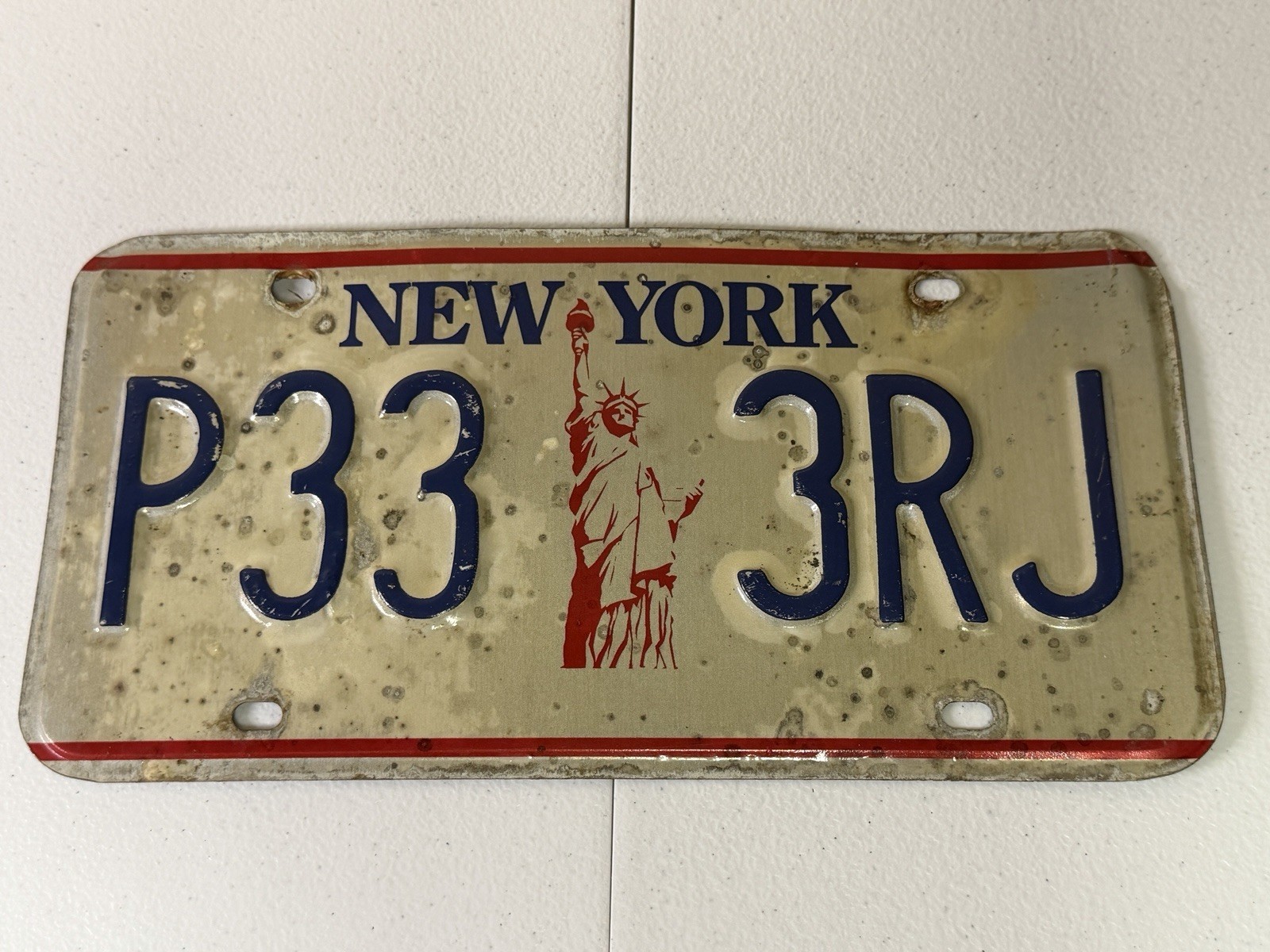 New York License Plate P33 3RJ • VTG Statue of Liberty Tag • Classic NY Auto