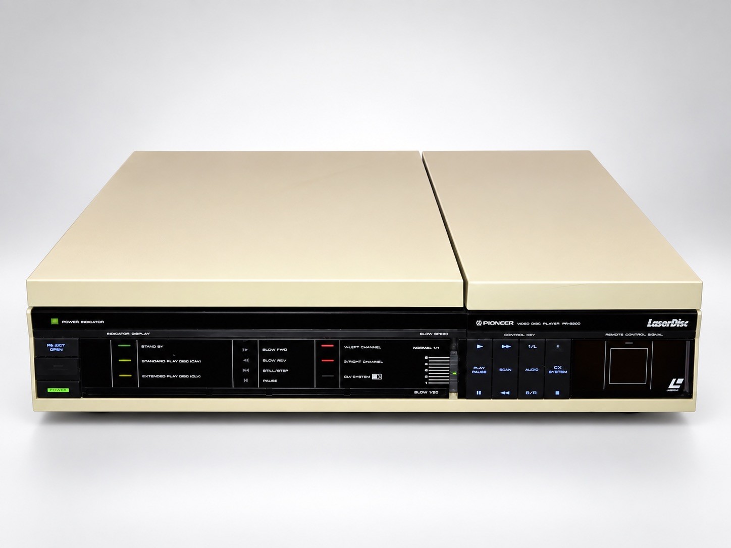 Extremely Rare Vintage Pioneer Video Disc Player PR-8210 Laserdisc with Remote 