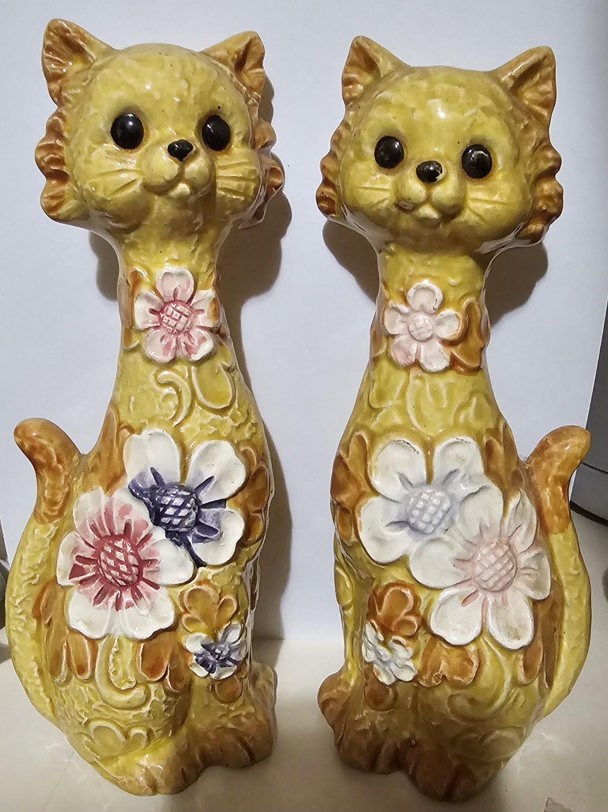 Vintage 1960s Tilso Floral Cat Salt/Pepper Shaker Set