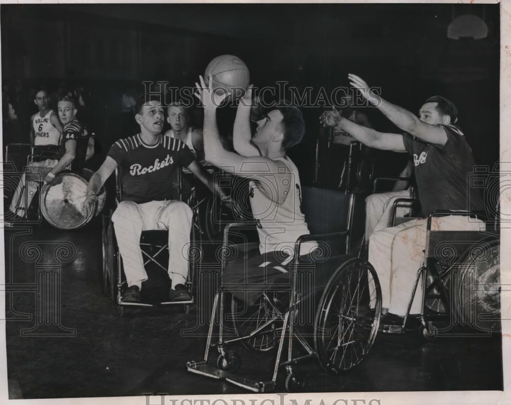 1949 Press Photo Rolling Gophers of Minneapolis at Wheelchair basketball
