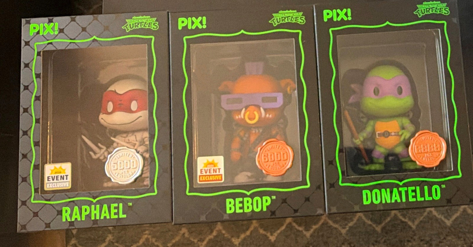 Thrilljoy PIX TMNT 3-Pack Raphael Bebop Donatello with sleeves