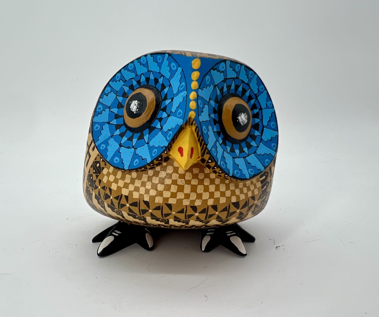 MUSTARD OWL-Beautiful one of a kind wood hand-made ALEBRIJE from Oaxaca, México.