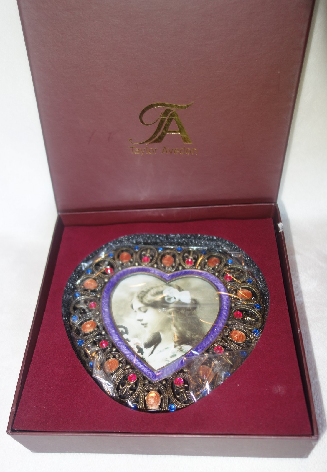 Taylor Avedon collectible Enamel heart Crystals Photo Picture Frame  new + box 