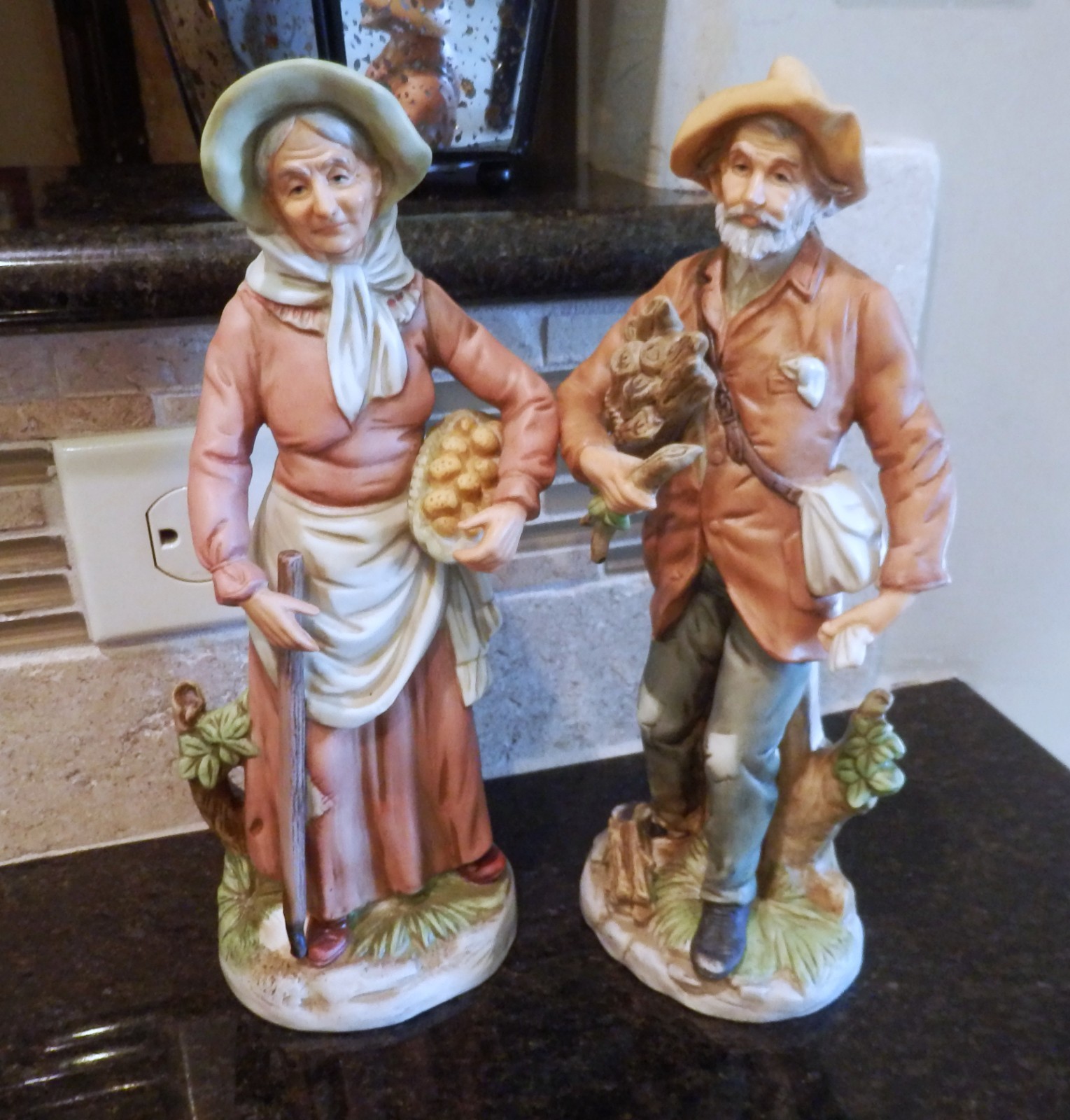 HOMCO Home Interiors Couple w Wood & Potatoes 10\