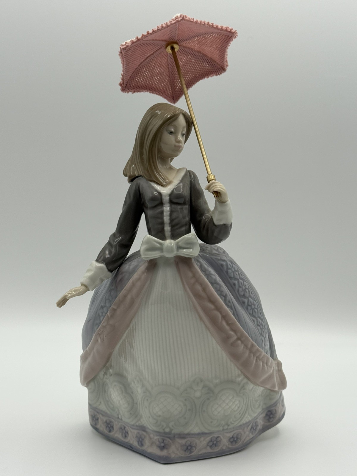 Lladro Angela #5211 Glossy Porcelain Figurine Lady Parasol Jose Puche Spain