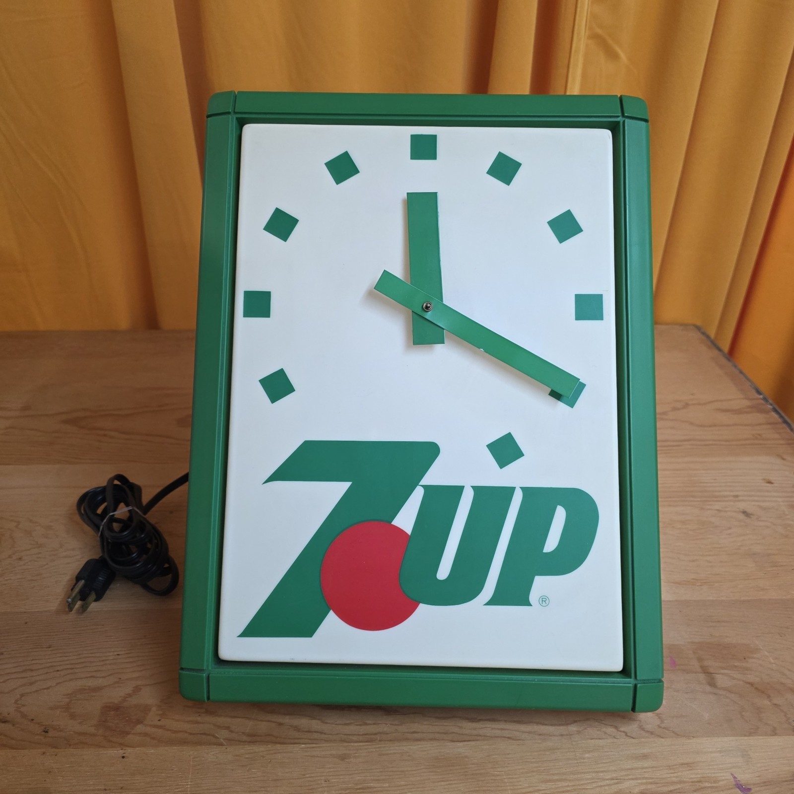 Vintage 7UP Lighted Advertising Wall Clock Illuminated Soda Sign Tested Works 