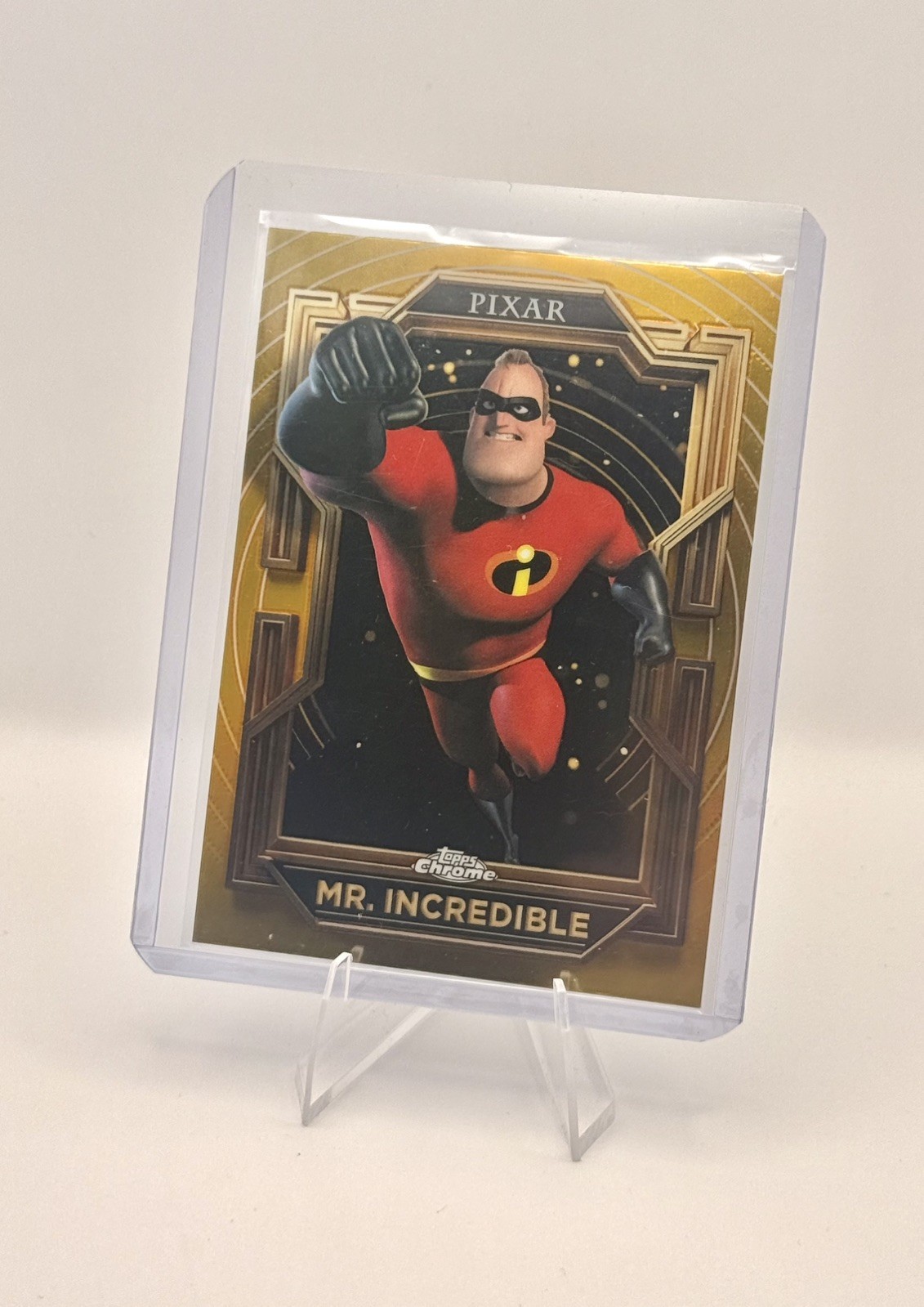2025 Topps Disney Pixar Gold The Incredibles Mr. Incredible #29