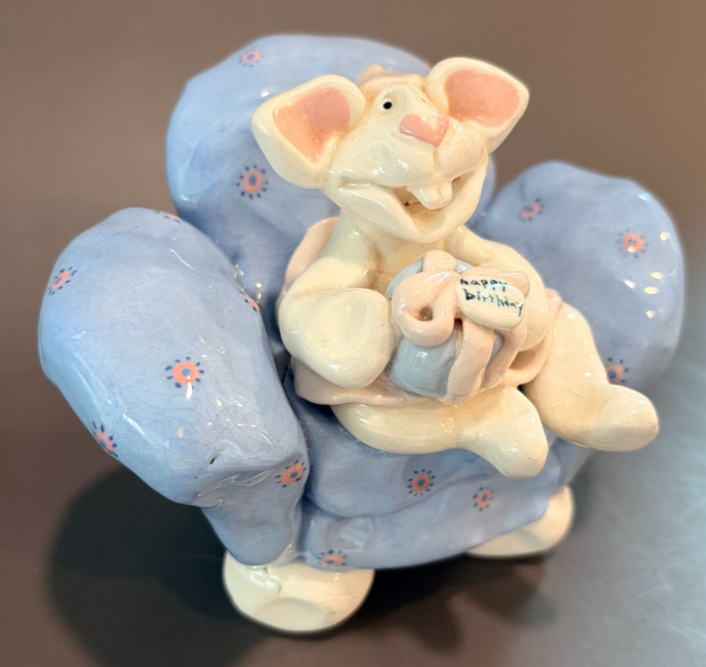 VTG 1988 Robin Russell Ceramic Mouse in Armchair Figurine Happy Birthday Ltd Ed